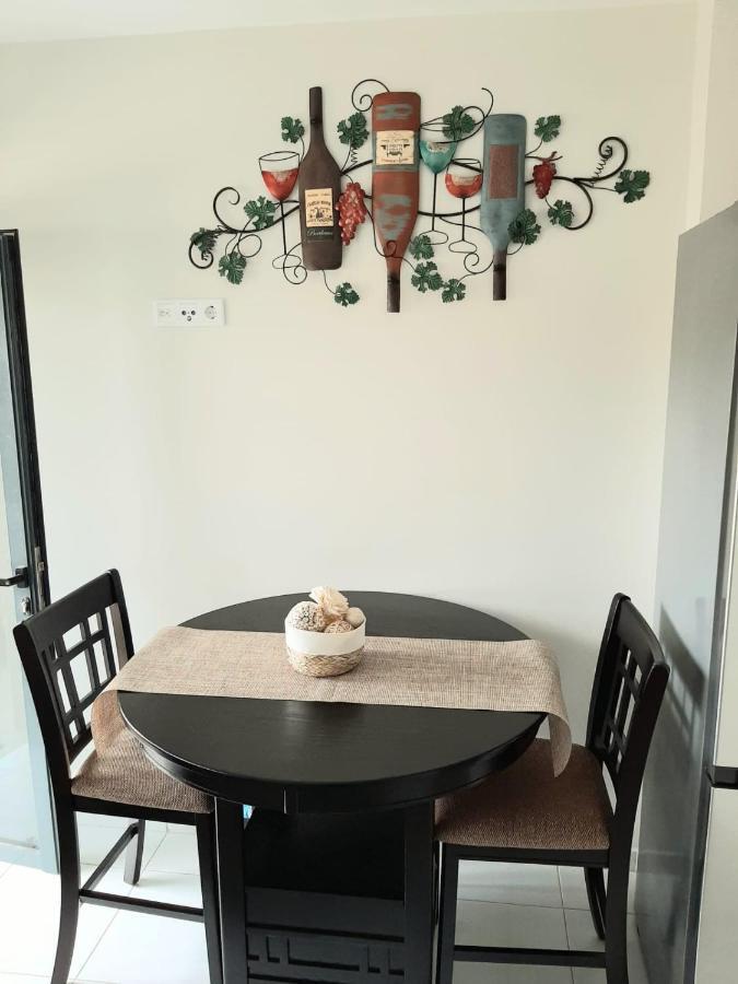 Apartment With Pool In Mindelo Esterno foto