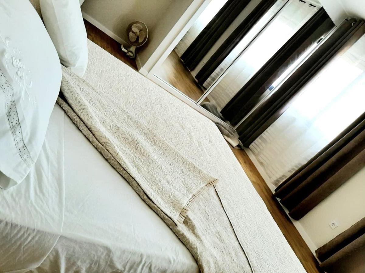 Apartment With Pool In Mindelo Esterno foto