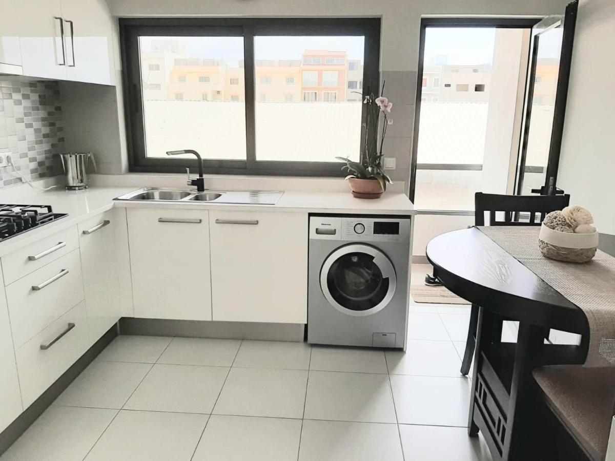 Apartment With Pool In Mindelo Esterno foto