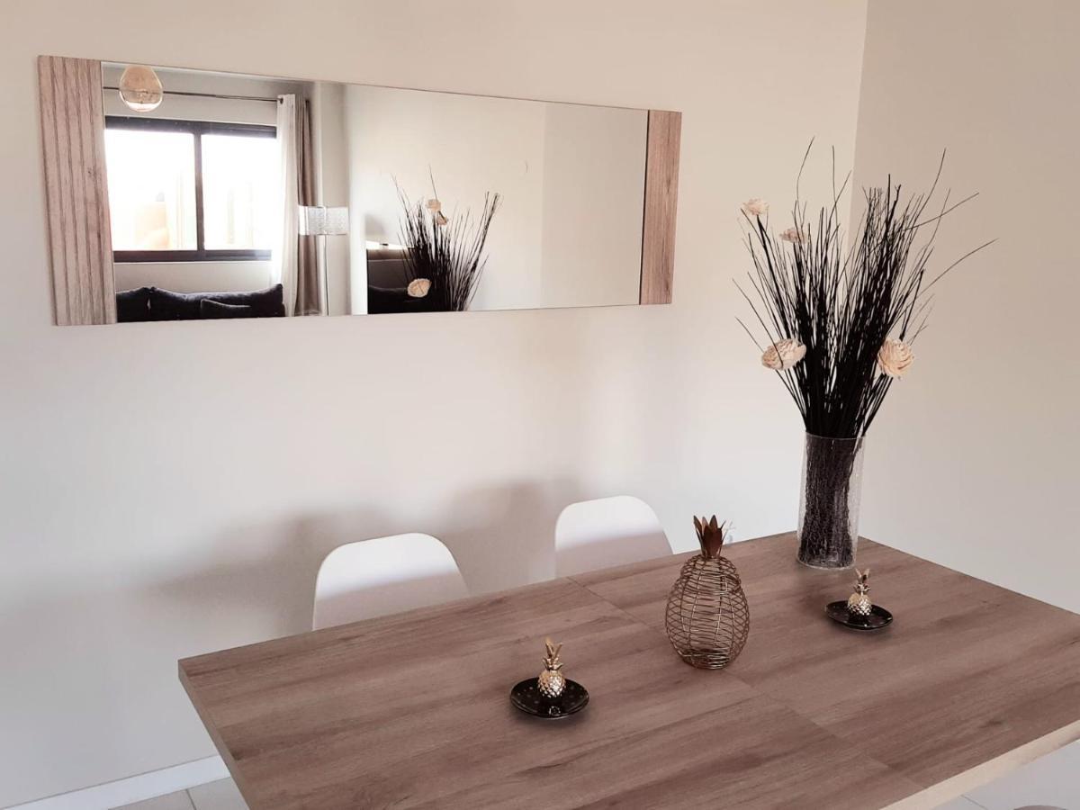 Apartment With Pool In Mindelo Esterno foto